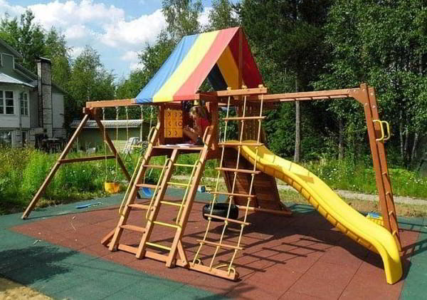 Покрытие для детской площадки на даче