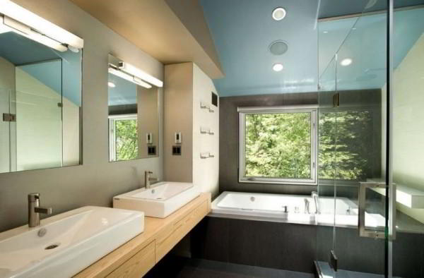 Потолок в ванной комнате: фото вариантов, достоинства и недостатки
