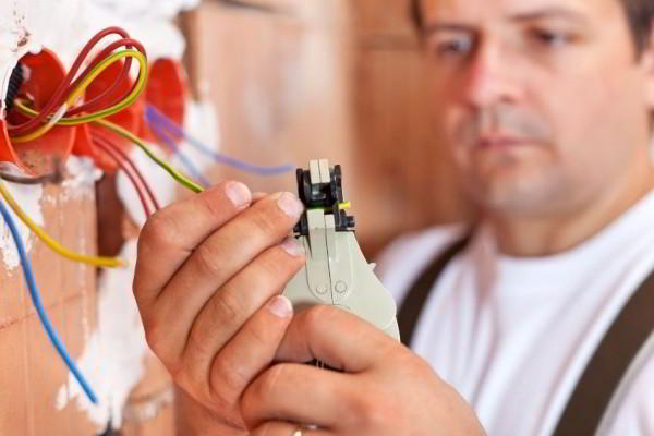 Розетка: как подключить электротехническую арматуру без помощи специалиста